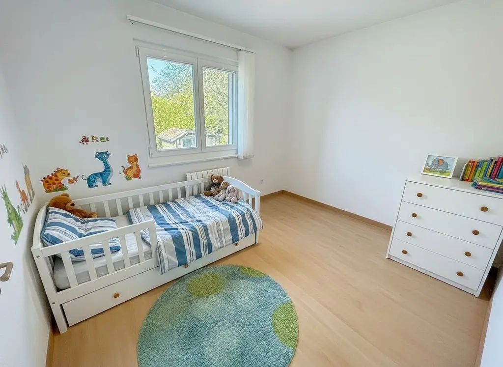 Maison individuelle de 6.5 pces avec apparemment de 3 pces, piscine et grand jardin – à 10 min de Lausanne