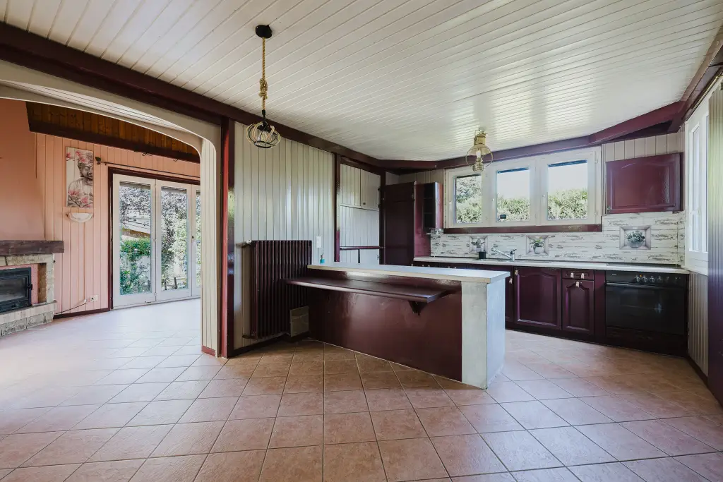 À LOUER – CHARMANTE MAISON JUMELÉE AVEC JARDIN ET VÉRANDA À ONEX (GE)