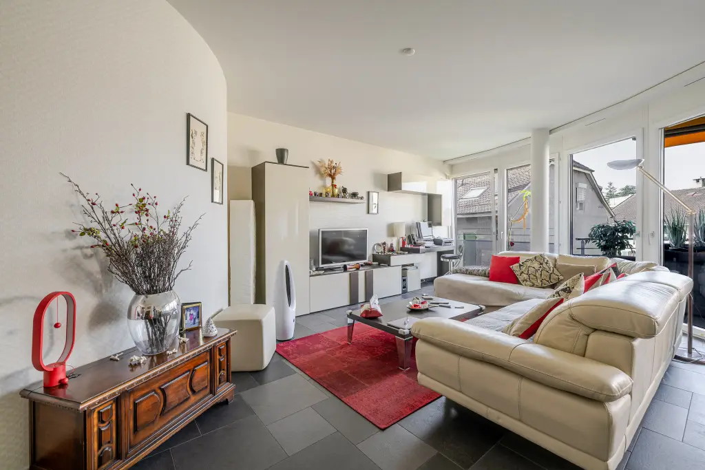 Spacieux appartement traversant de 5 pièces avec terrasse et box fermé à Chêne-Bougeries