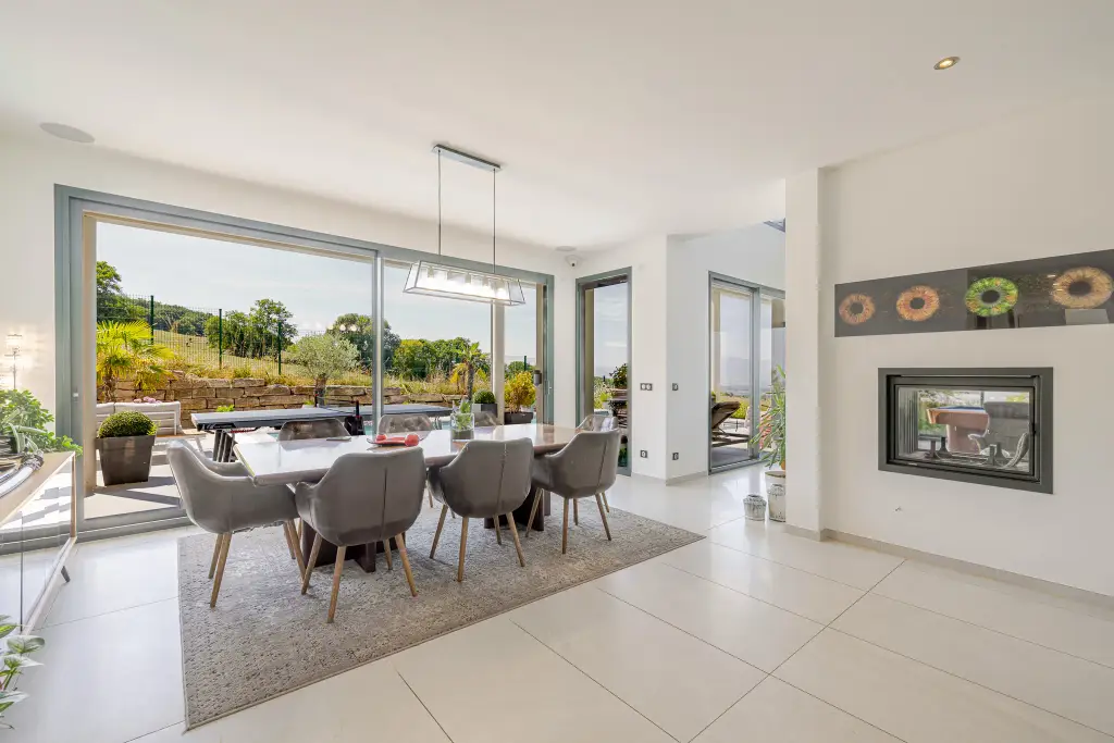 A VENDRE VILLA CONTEMPORAINE EXCEPTIONNELLE AVEC VUE PANORAMIQUE SUR GENÈVE