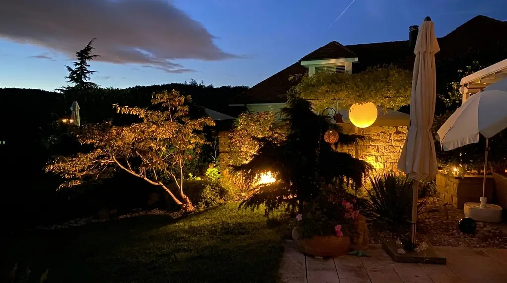 Luxuriöse Villa mit Pooloase und mediterranem Garten – Ihr Traumdomizil in ruhiger Lage