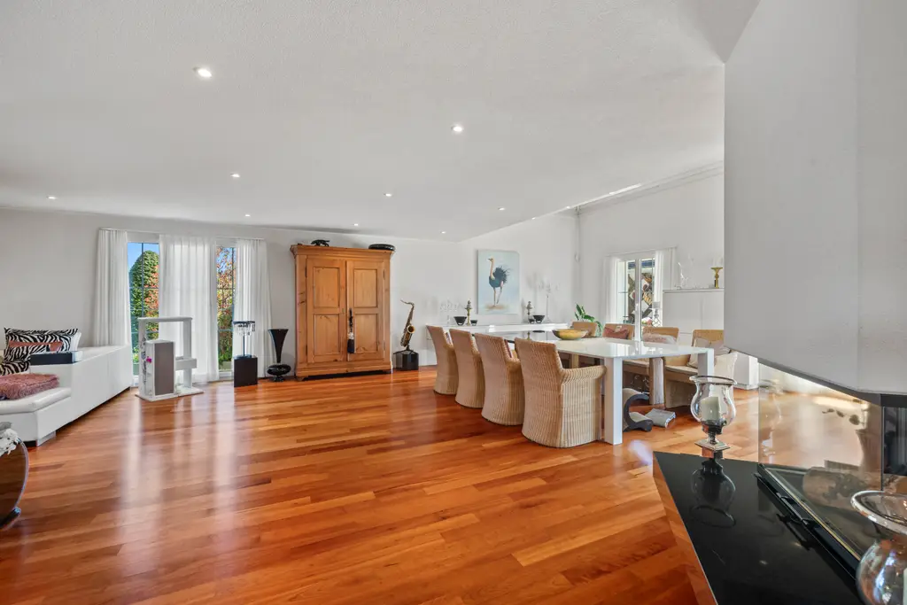 Luxuriöse Villa mit Pooloase und mediterranem Garten – Ihr Traumdomizil in ruhiger Lage