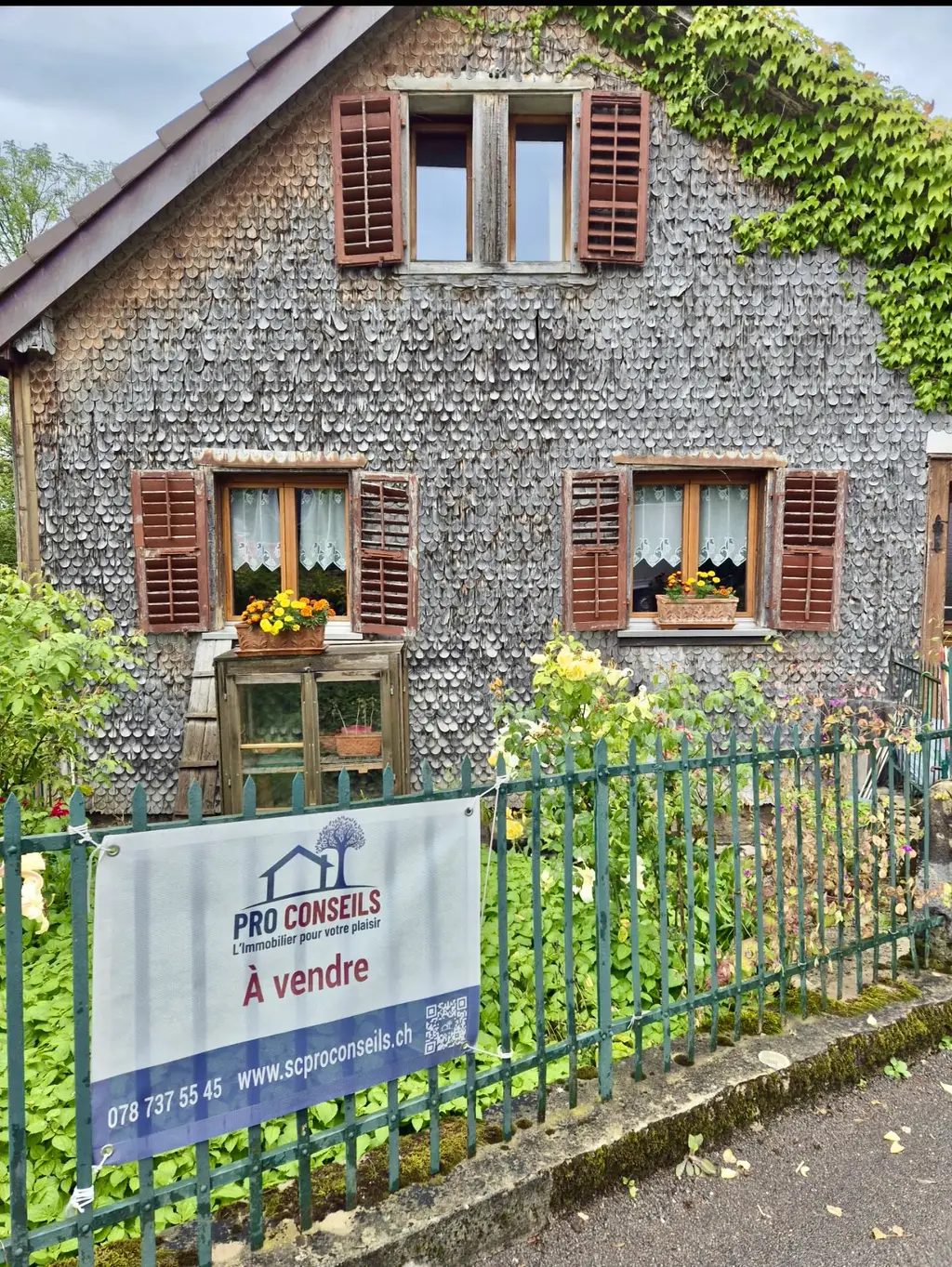 Charmante maison individuelle, à rénover aux Brenets
