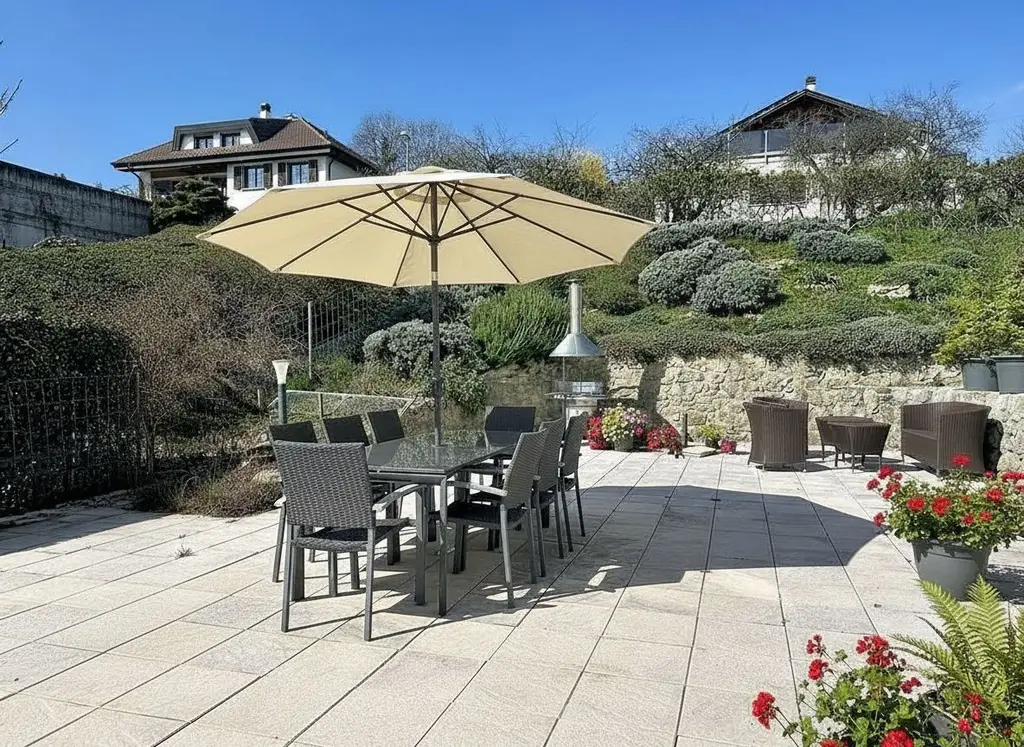 Une propriété unique entre ciel, lac et montagnes