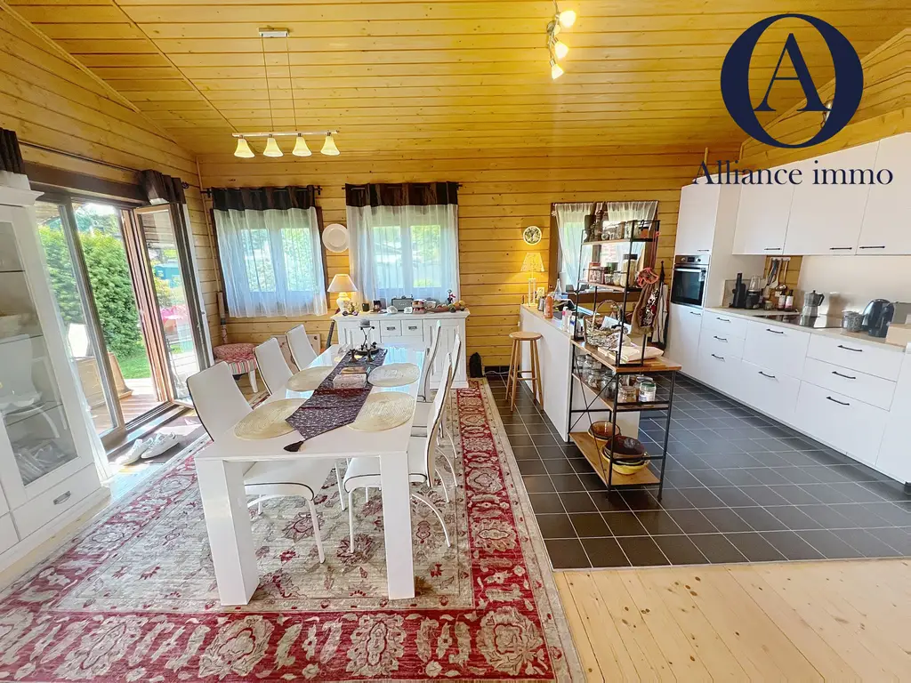 Un coin de paradis à 50 mètres du lac de Neuchâtel – Maison en bois massif 3.5 pièces – 120 m²