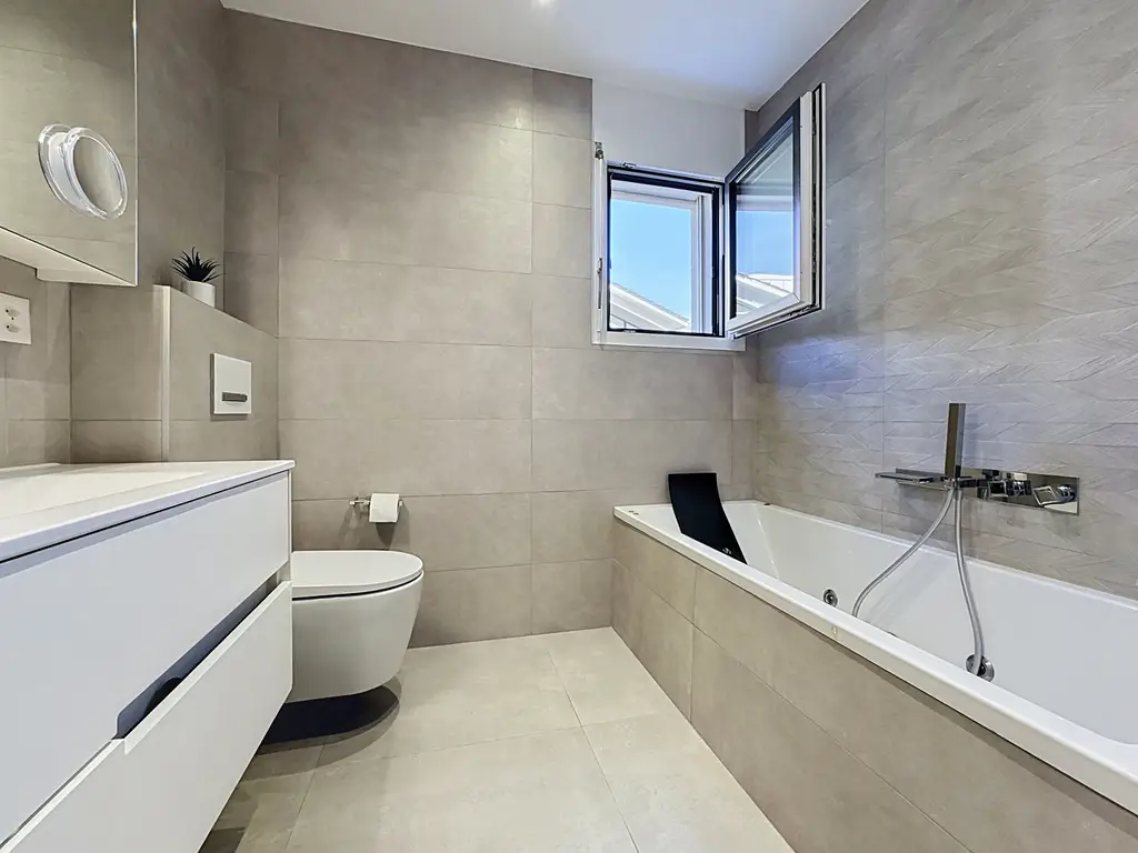 Rare, 4,5 pièces lumineux, terrasse de 39 m2 plein Sud