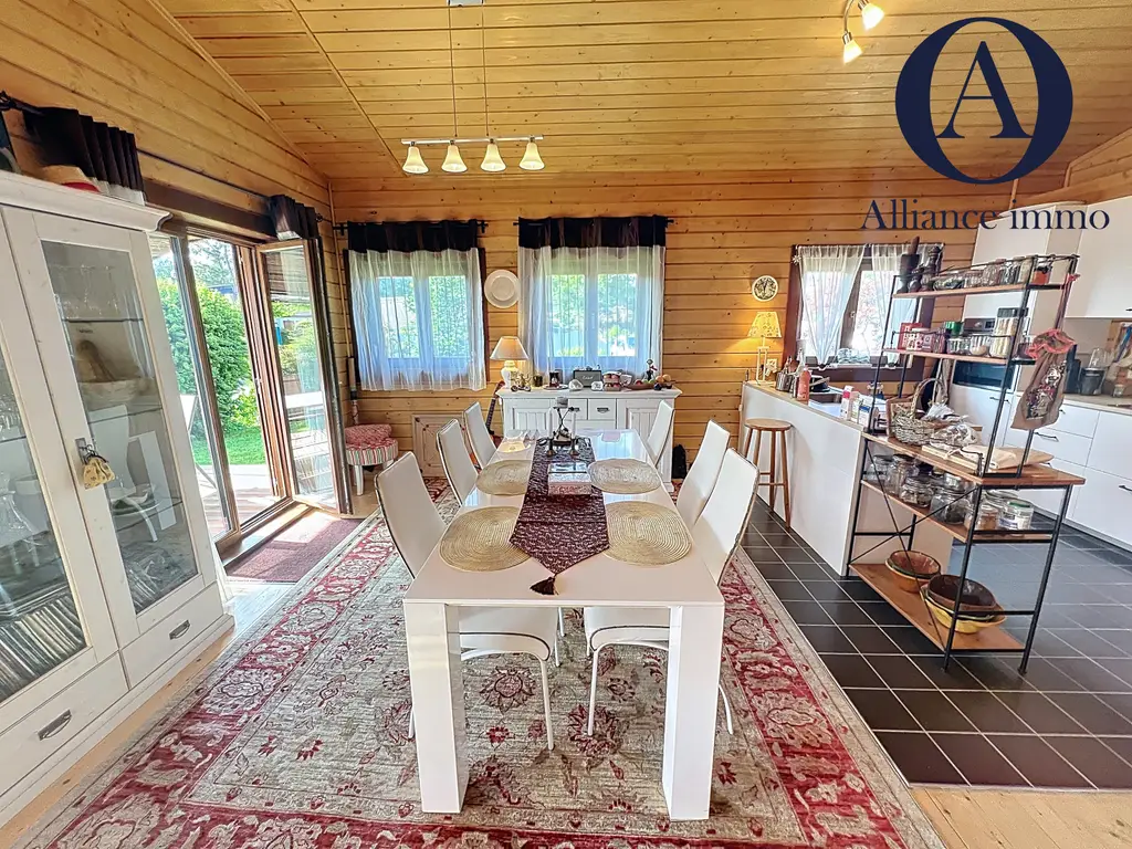 Un coin de paradis à 50 mètres du lac de Neuchâtel – Maison en bois massif 3.5 pièces – 120 m²