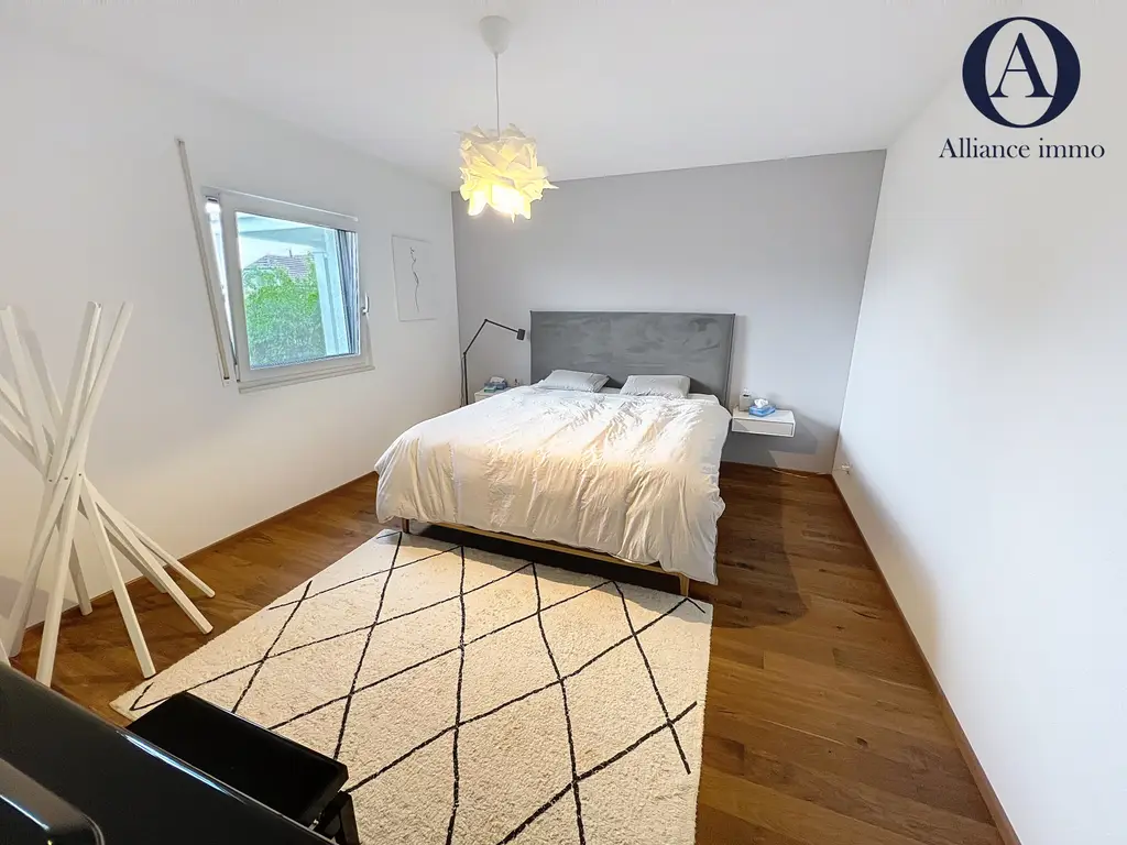 Spacieuse propriété de 7,5 pièces avec annexe indépendante, à quelques minutes de la magnifique plage