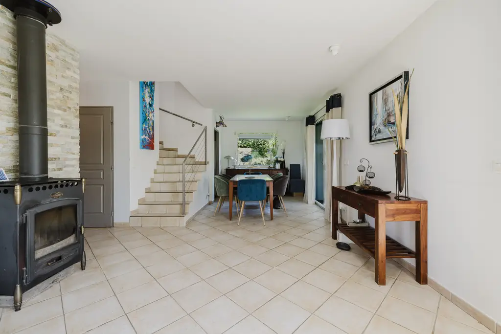 FRANCE VOISINE À VENDRE – BOSSEY &#8211; VILLA DE CHARME AVEC VUE IMPRENABLE SUR LE BASSIN GENEVOIS