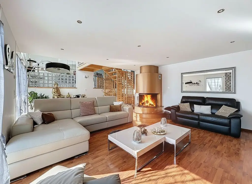 Une propriété unique entre ciel, lac et montagnes