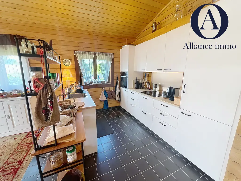 Un coin de paradis à 50 mètres du lac de Neuchâtel – Maison en bois massif 3.5 pièces – 120 m²
