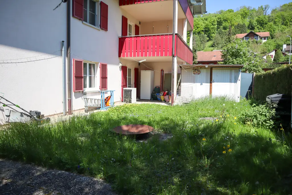 Charmante 4,5 Zimmer-Gartenwohnung direkt am Bach