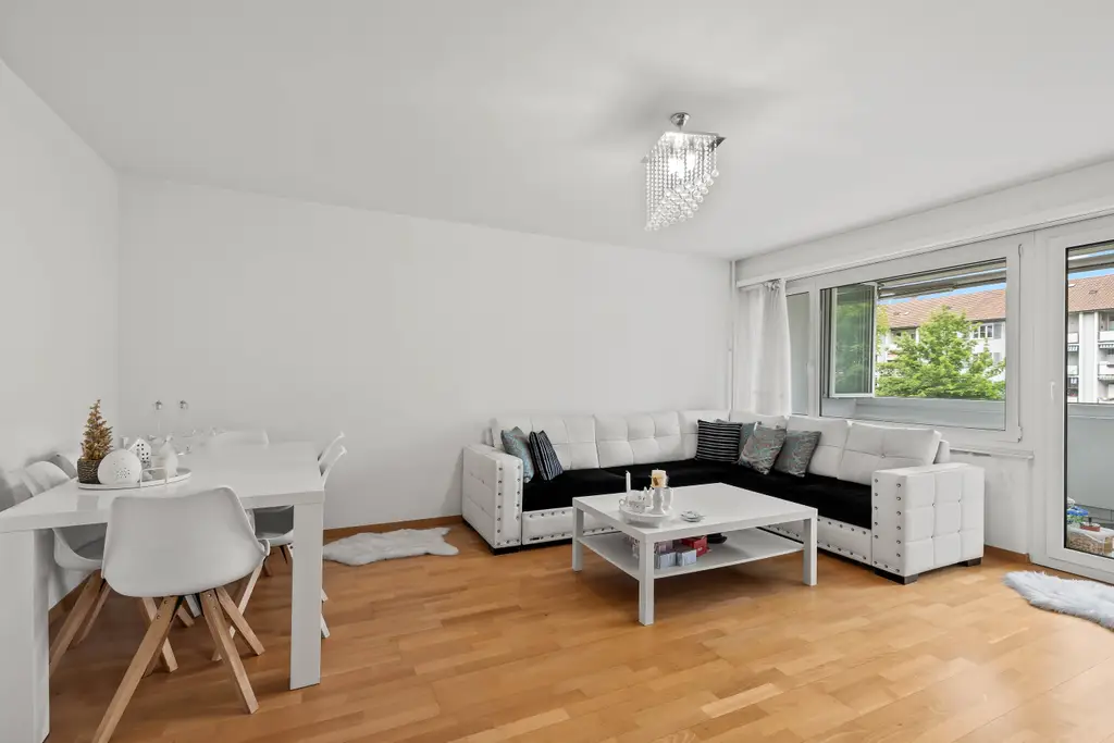 Modern, zentral und 2 Einstellhallenplätze inklusive