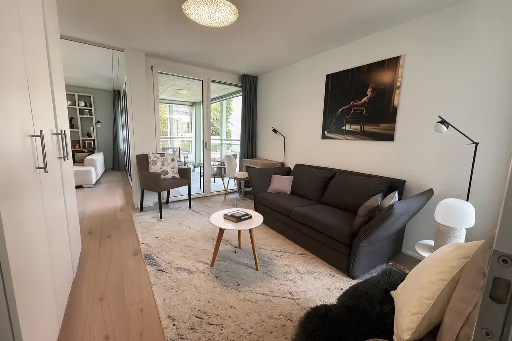 Möblierte exklusive 3.5-Zimmer-Wohnung  mit zwei Balkonen im Zentrum Thalwil