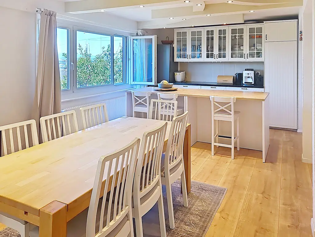 Villa 7,5 p  Corcelles-près-Payerne (VD) – Belle, chaleureuse, au calme, et dans un cocon de verdure