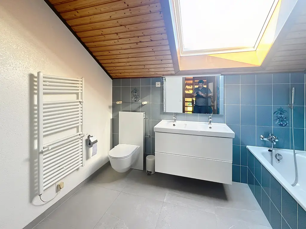 Spacieuse maison soigneusement rénovée, avec studio indépendant, dans un écrin de verdure !
