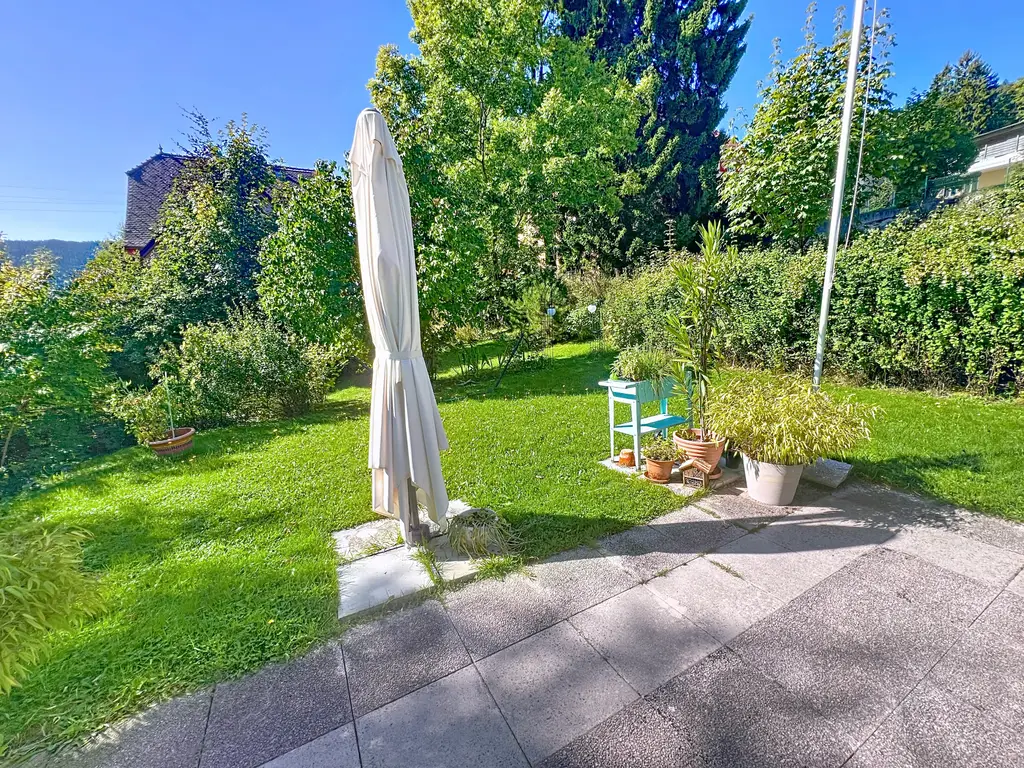 Villa familiale  avec 2 appart de 4.5 et 3.5 – 2 studios, un local atelier et grande parcelle
