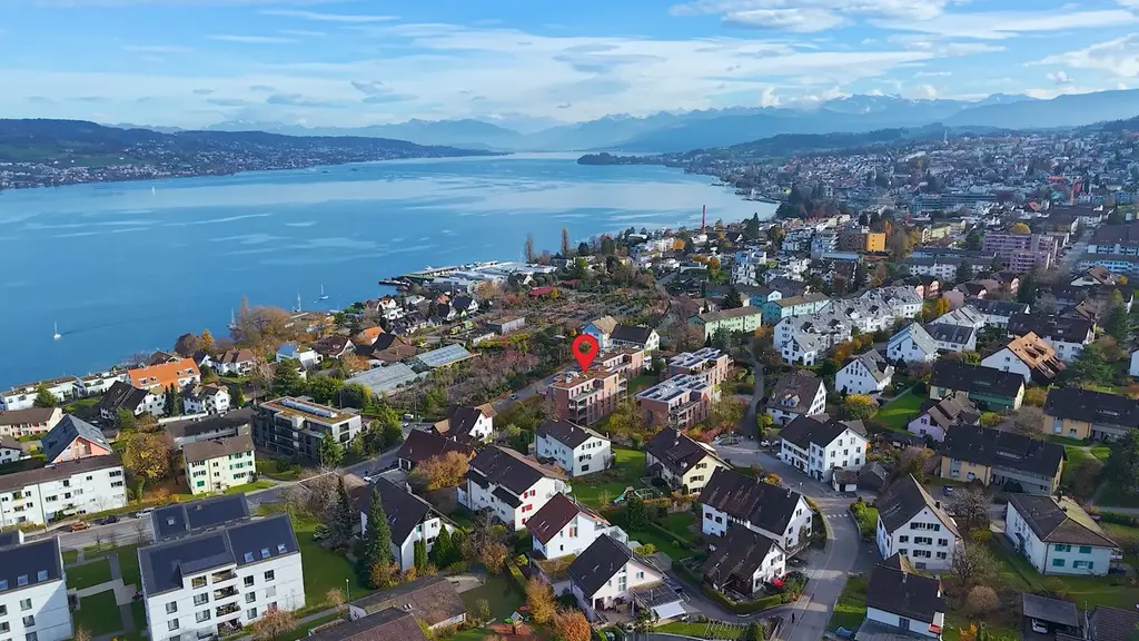 FAMILIENFREUNDLICH AN TOP LAGE MIT SEESICHT&#8211;FAMILYFRIENDLY IN A PRIME LOCATION WITH LAKE VIEW