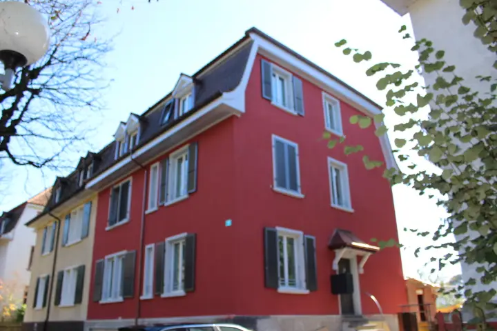Modern, offene Küche und Gartensitzplatz