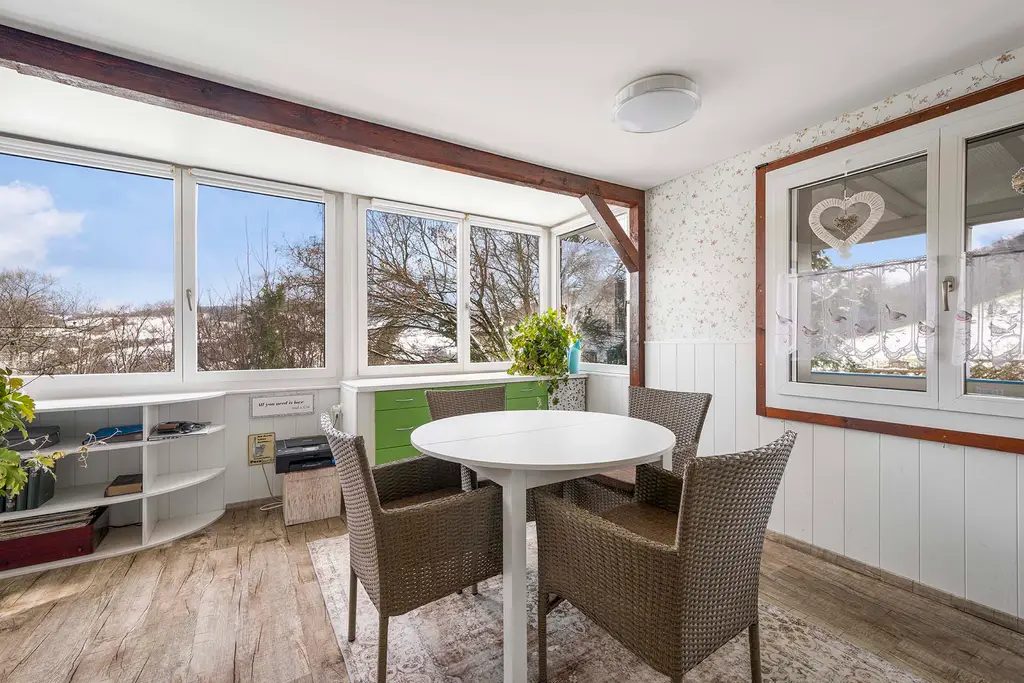 Charmantes Einfamilienhaus an sonniger und ruhiger Lage mit freier Fernsicht