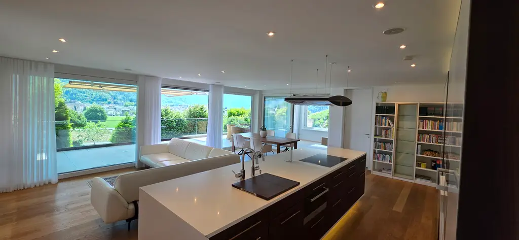 Exklusive Luxuswohnung mit See- und Bergsicht