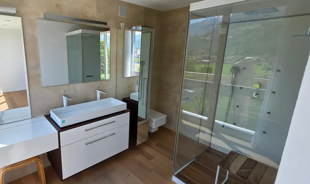 Exklusive Luxuswohnung mit See- und Bergsicht