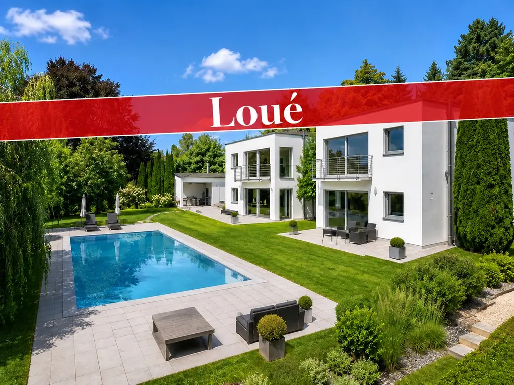 Exceptional contemporary residence Close to Golf