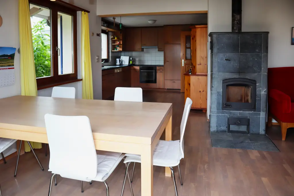 6 &#8211; Zimmer-Einfamilienhaus an sehr ruhiger und sonniger Lage