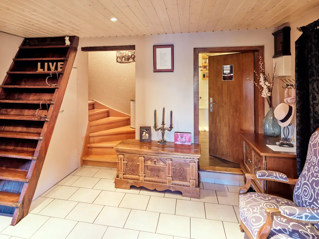 Ferme rénovée avec 3 appartements – rendement ~5% – Villarimboud