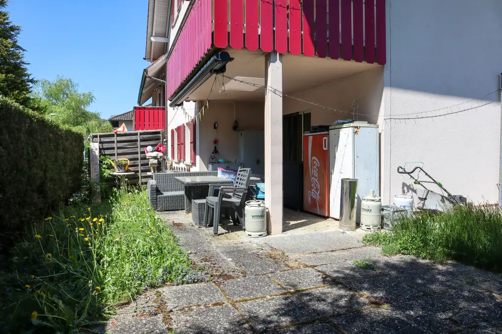 Charmante 4,5 Zimmer-Gartenwohnung direkt am Bach