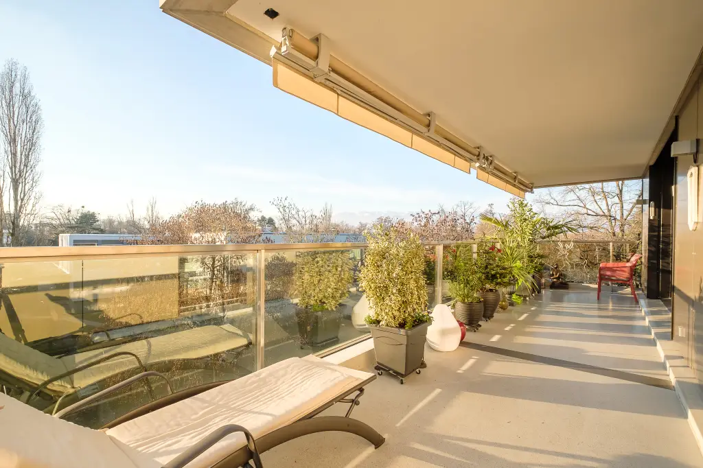 Onex, superbe appartement avec balcon de 29 m² et vue sur le Jura!