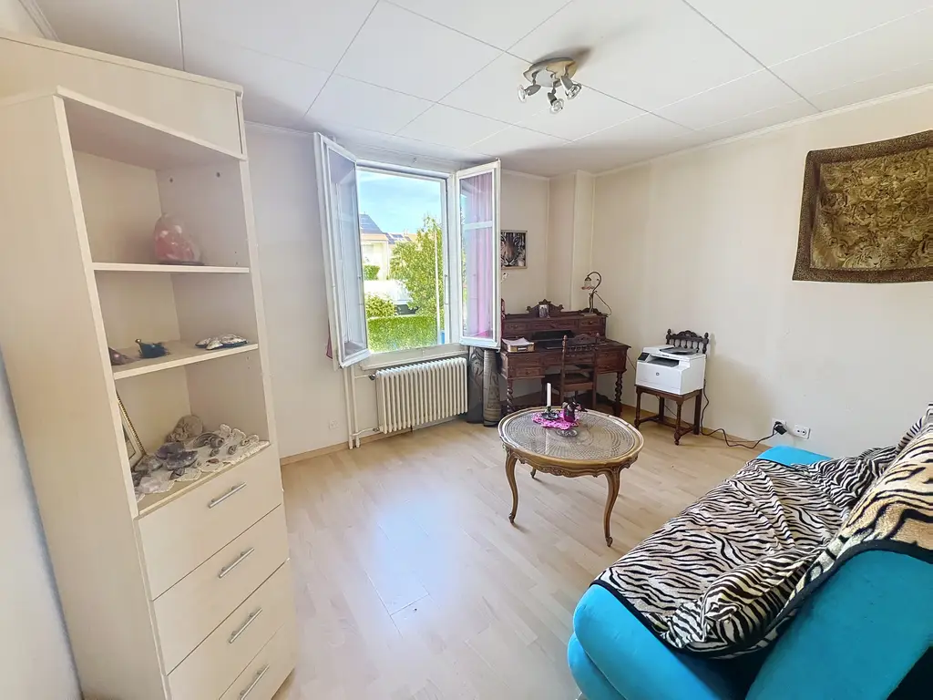 Maison individuelle pleine de charme à Renens – proche de toutes commodités