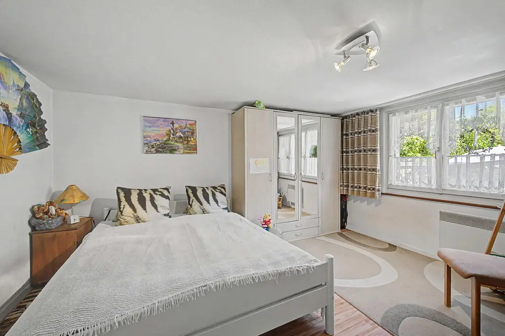 Charaktervolles Einfamilienhaus mit Einliegerwohnung auf einmaligem 1’670 m² Grundstück