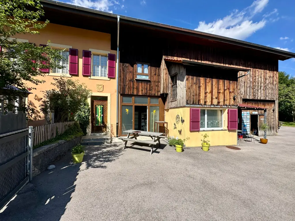 Maison de caractère avec rural et verger au c?ur du village