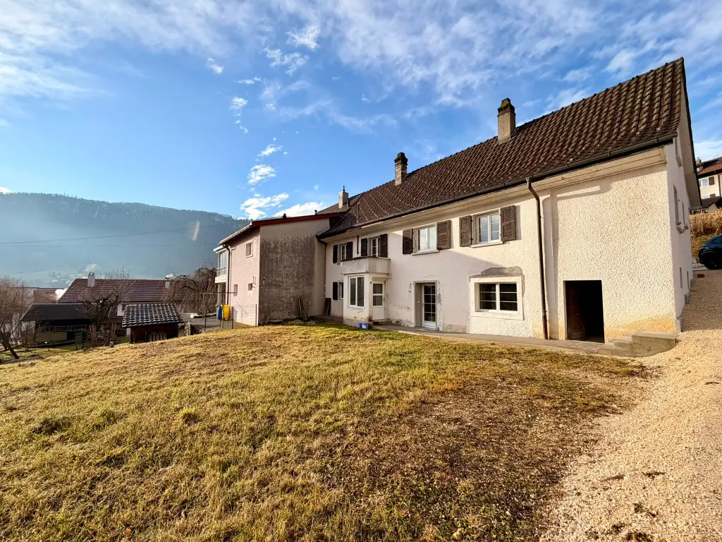 Maison mitoyenne &#8211; 2 appartements