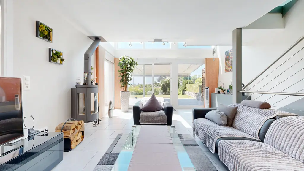 Maison de 5,5 pièces avec vue dégagée sur le lac et les montagnes