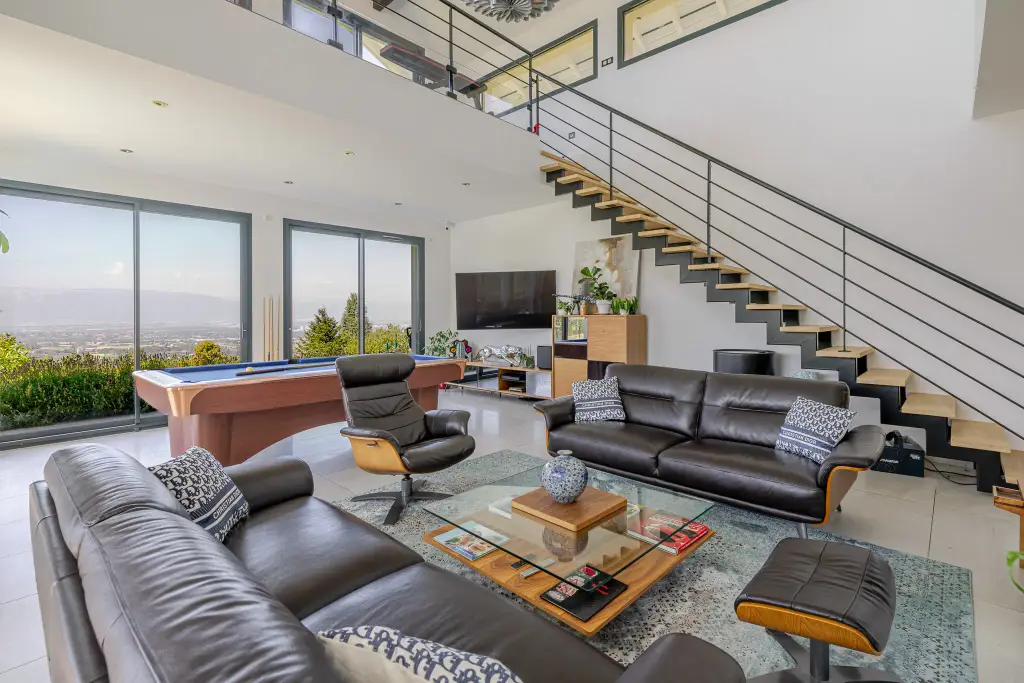A VENDRE VILLA CONTEMPORAINE EXCEPTIONNELLE AVEC VUE PANORAMIQUE SUR GENÈVE