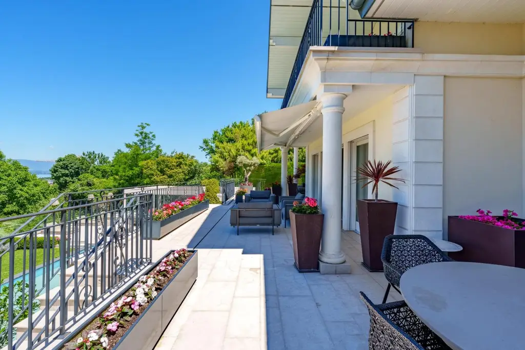 Villa d’exception avec vue lac, piscine et prestations haut de gamme à Cologny