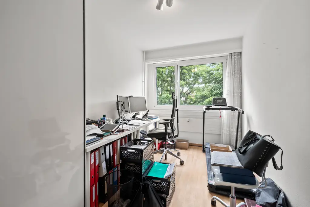 Modern, zentral und 2 Einstellhallenplätze inklusive