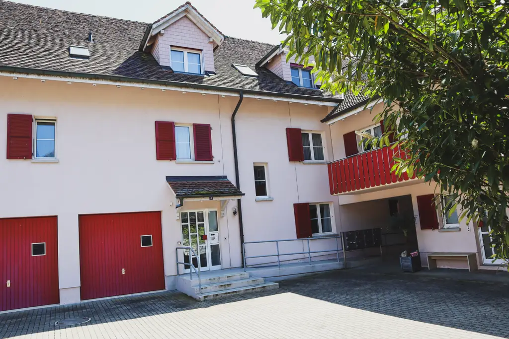 Charmante 4,5 Zimmer-Gartenwohnung direkt am Bach