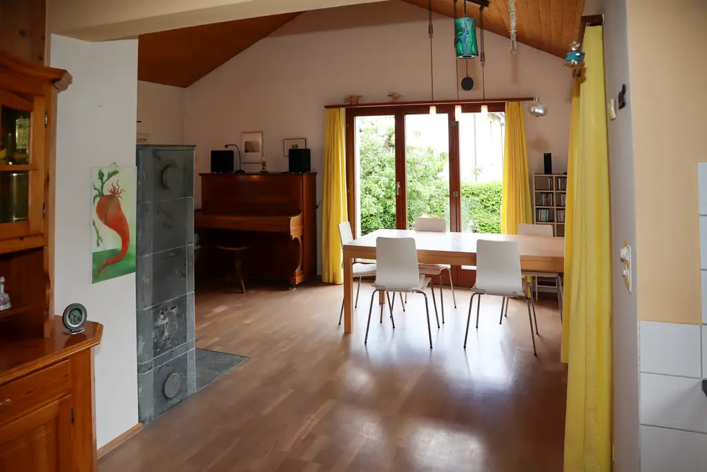 6 &#8211; Zimmer-Einfamilienhaus an sehr ruhiger und sonniger Lage