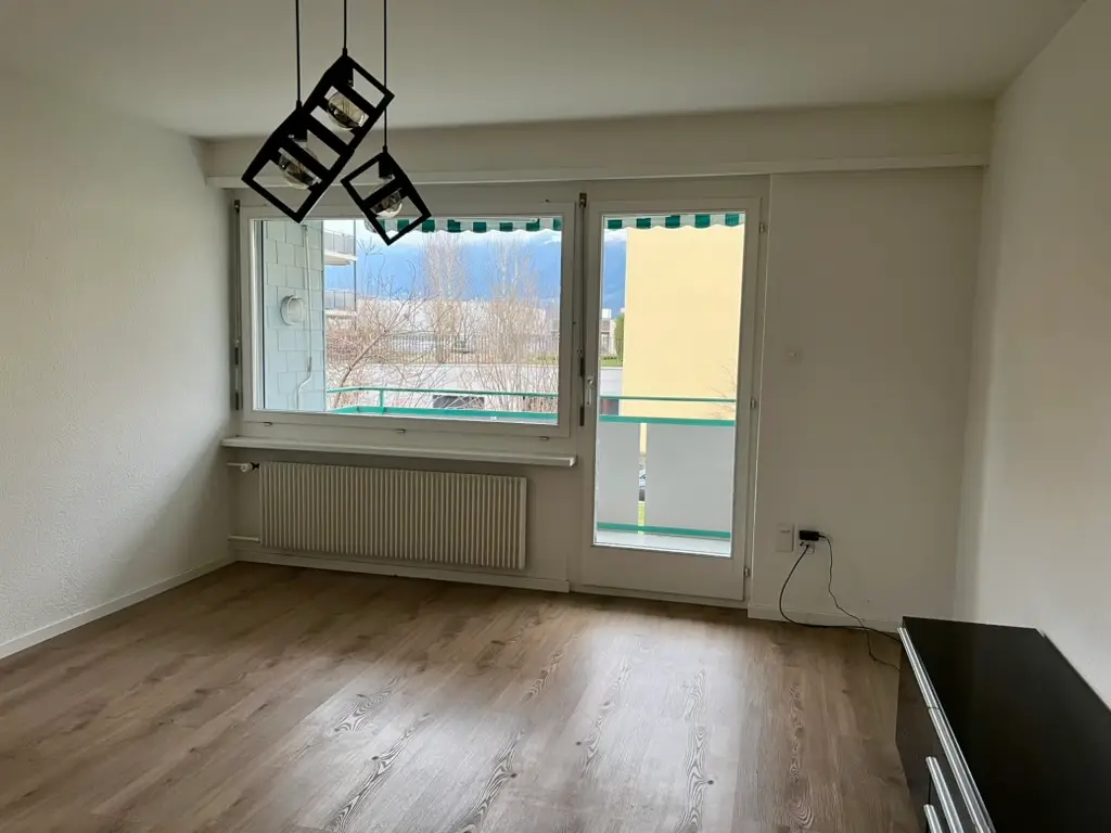 Helle 3.5-Zimmer-Hochparterrewohnung mit Balkon