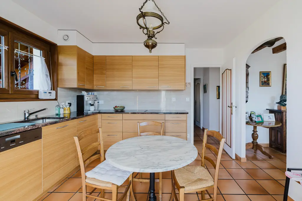 Maison 7 pièces 142m2 – CHENS-SUR-LÉMAN (74140)