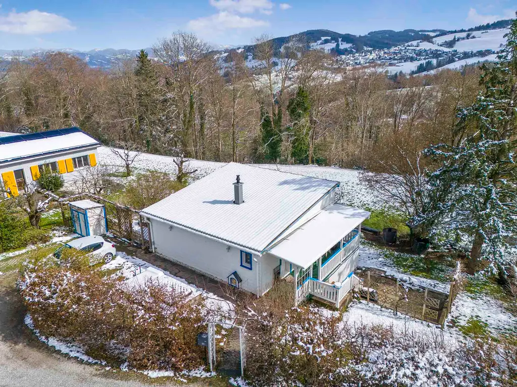 Charmantes Einfamilienhaus an sonniger und ruhiger Lage mit freier Fernsicht