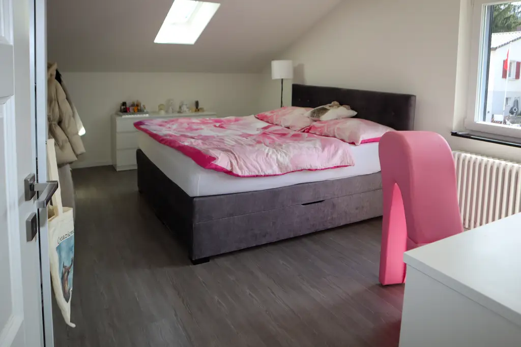 Ruhig und sonnig; 4,5 Zimmer-Einfamilienhaus an bester Lage