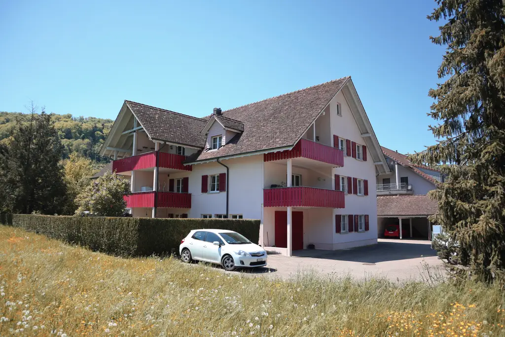 Charmante 4,5 Zimmer-Gartenwohnung direkt am Bach