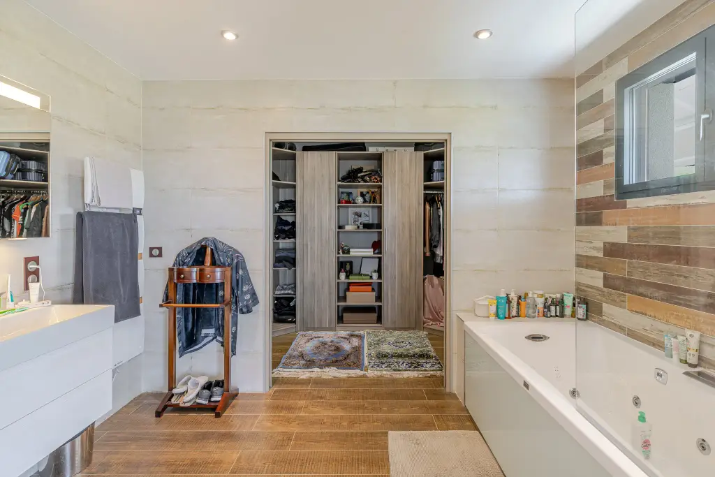 A VENDRE VILLA CONTEMPORAINE EXCEPTIONNELLE AVEC VUE PANORAMIQUE SUR GENÈVE