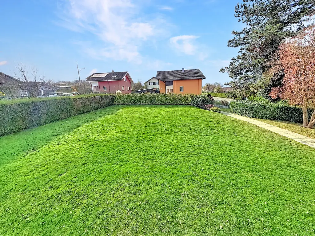 Belle propriété rénovée avec soin et grand jardin arboré