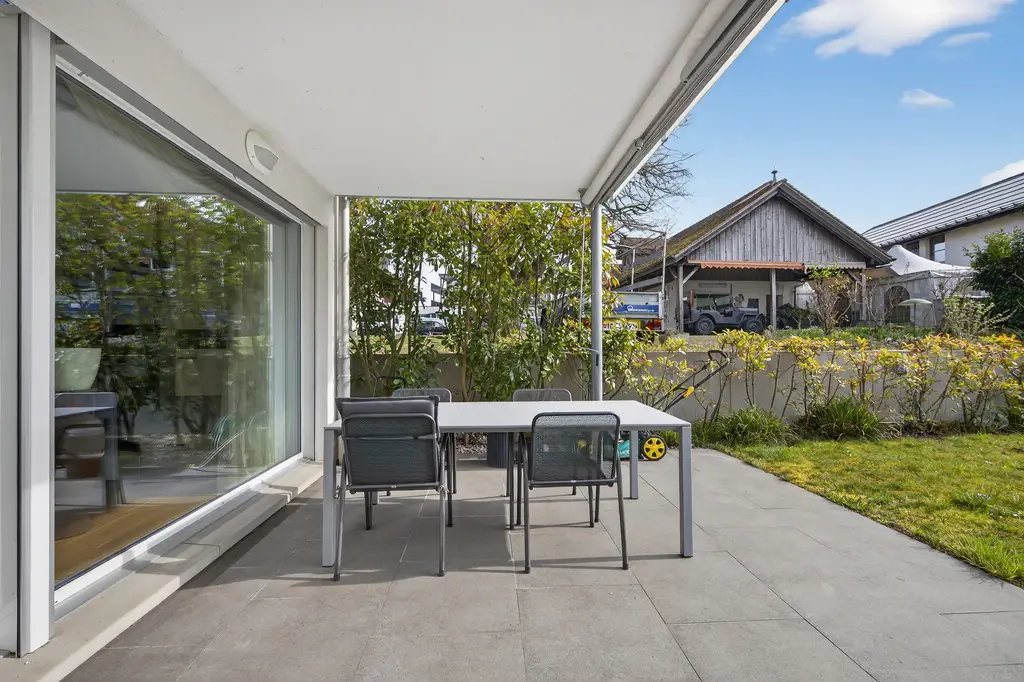 Moderne 3.5 Zimmer Gartenwohnung an sonniger Lage und See nähen