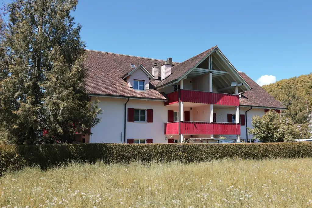 Charmante 4,5 Zimmer-Gartenwohnung direkt am Bach